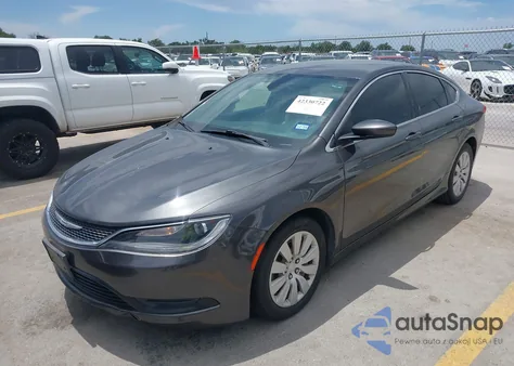 2015 Chrysler 200 Lx z USA, uszkodzony, nr VIN 1C3CCCFB5FN588802
